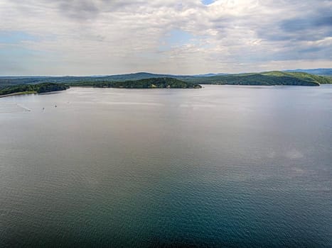 beautiful scenic views at lake jocassee south carolina