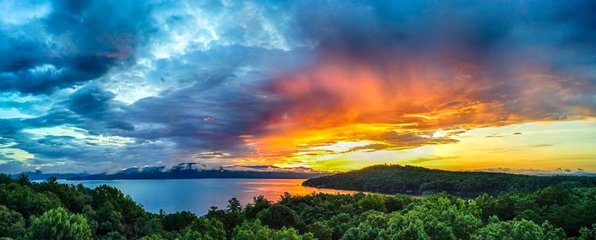 beautiful early morning sunrise on lake jocassee south carolina