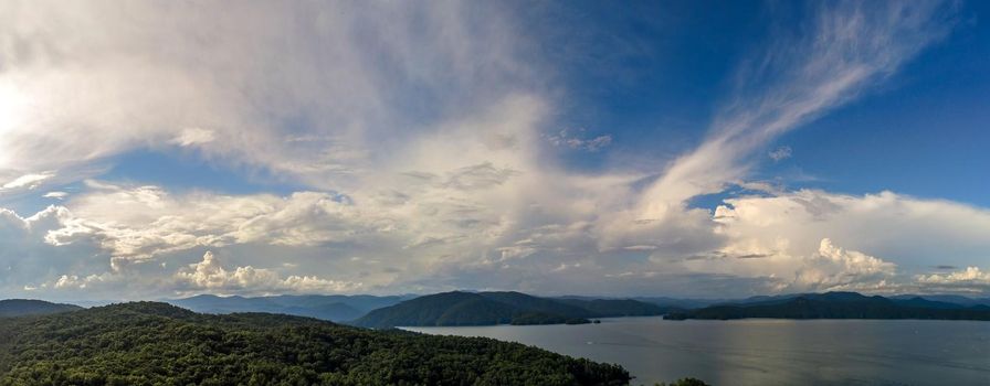 beautiful scenic views at lake jocassee south carolina