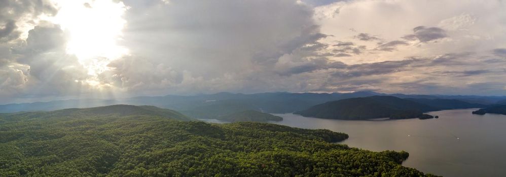 beautiful scenic views at lake jocassee south carolina