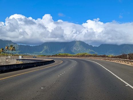 driving around on roads of oahu hawaii