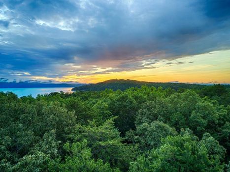 beautiful early morning sunrise on lake jocassee south carolina