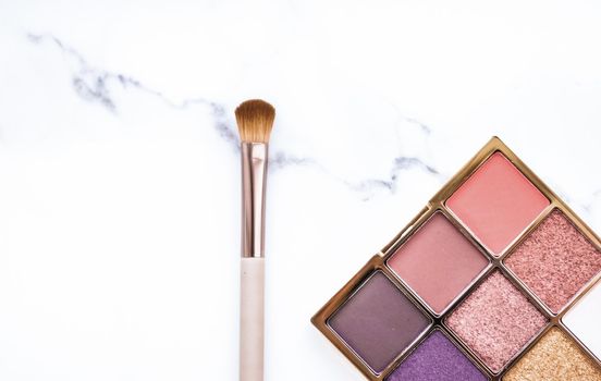 Cosmetic branding, fashion blog and glamour set concept - Eye shadow palette swatches on marble background, make-up and eyeshadows cosmetics product for luxury beauty brand and holiday flatlay design