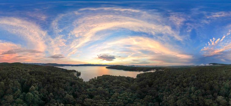 beautiful scenic views at lake jocassee south carolina