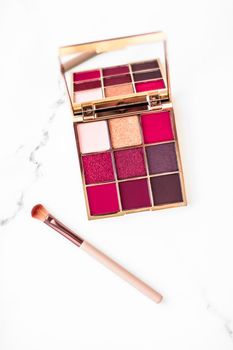 Cosmetic branding, fashion blog and glamour set concept - Eye shadow palette swatches on marble background, make-up and eyeshadows cosmetics product for luxury beauty brand and holiday flatlay design