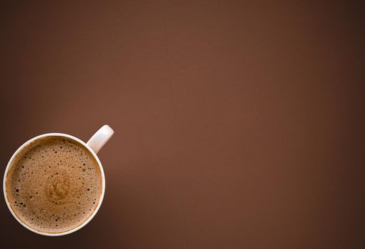 Drinks menu, italian espresso recipe and organic shop concept - Cup of hot coffee as breakfast drink, flatlay cups on brown background