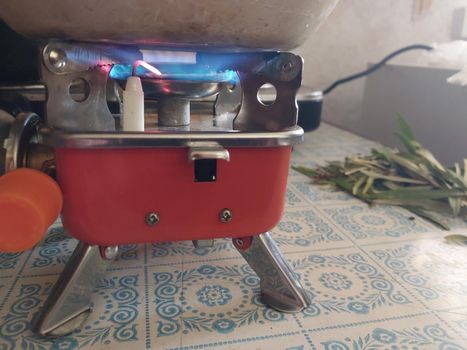 Travel burner for cooking in a the kitchen