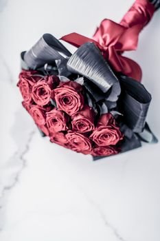 Gift for her, romantic relationship and floral design concept - Luxury bouquet of coral roses on marble background, beautiful flowers as holiday love present on Valentines Day