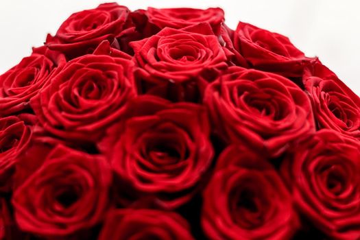 Blooming rose, flower blossom and Valentines Day gift concept - Gourgeous luxury bouquet of red roses, flowers in bloom as floral holiday background
