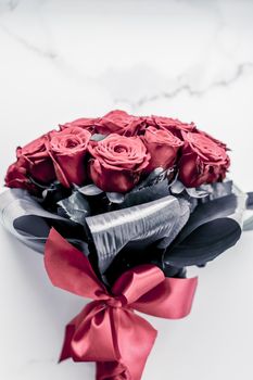Gift for her, romantic relationship and floral design concept - Luxury bouquet of coral roses on marble background, beautiful flowers as holiday love present on Valentines Day