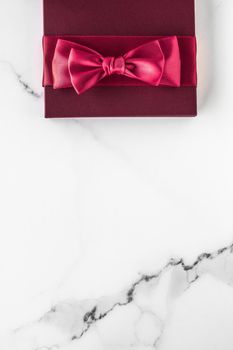 Wedding present, shop sale promotion and love celebration concept - Gift boxes on marble background, holiday flatlay