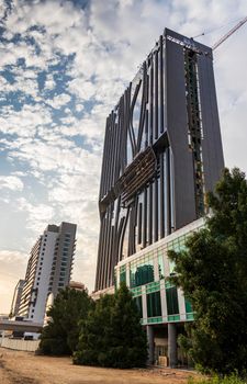 Dubai, UAE - 01.19.2021 - Early morning hour in Business Bay district.