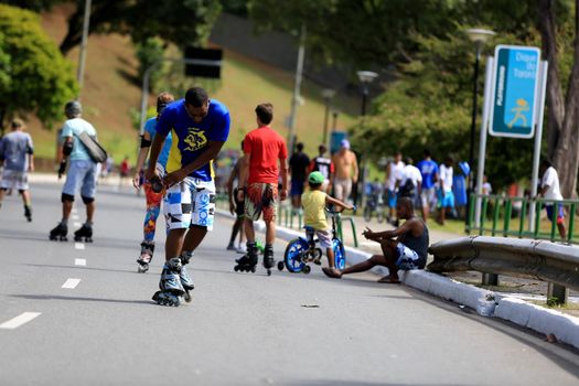 salvador, bahia / brazil - february 21, 2016: People seen rollerblading and practicing physical activity in the Dike de Tororo region in Salvador. The activities are part of the Ruas do Lazer project.