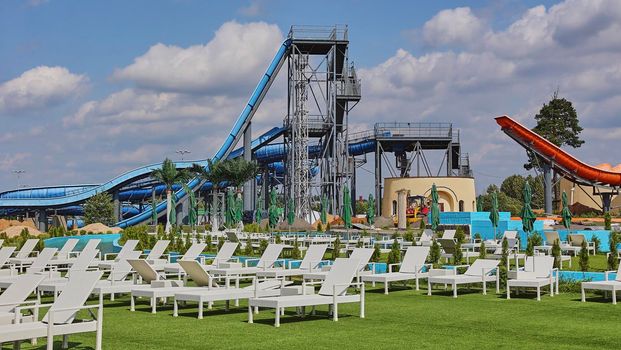 18.08.2014 г. минск. аквапарк "дримленд", горки, лежаки, бассеин. 
Фото Гиля