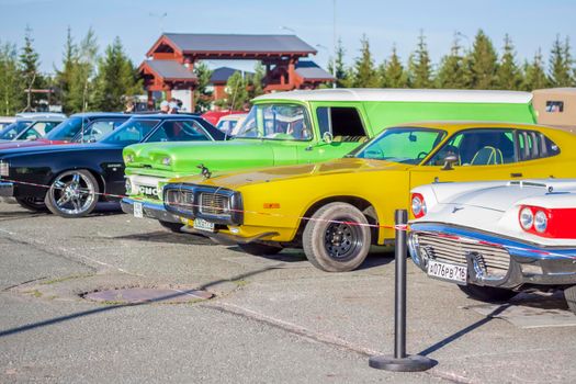 2022-08-12 Tatarstan, Verkhneuslonsky district, village. Savino. Resort town "Sviyazhsky hills". Kazan Festival of Historical Technology. Retro cars.