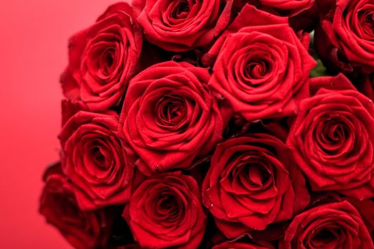 Blooming rose, flower blossom and Valentines Day gift concept - Gourgeous luxury bouquet of red roses, flowers in bloom as floral holiday background