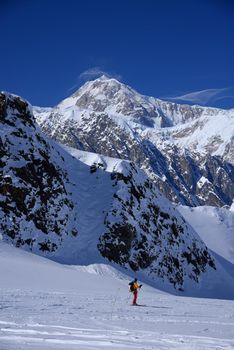 ski near mount mckinley base camp