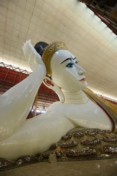 reclining buddha with big eye in yangon