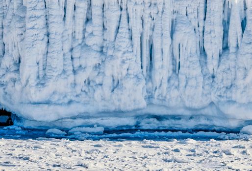 Ice formations. Forms of frozen water.