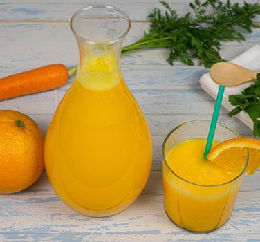 healthy detox juices with natural ingredients