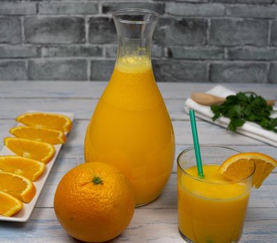 healthy detox juices with natural ingredients