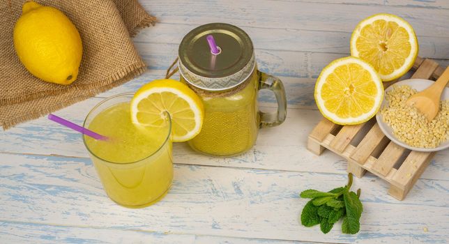 healthy detox juices with natural ingredients