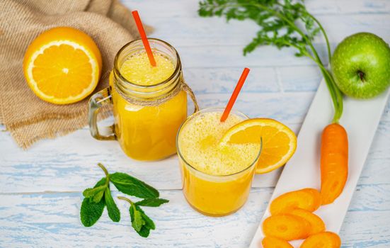 healthy detox juices with natural ingredients