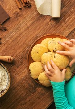 Pastry, cakes, cook their own hands. Selective focus Nature