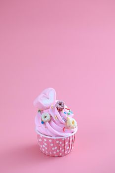 cupcake isolated in pink background