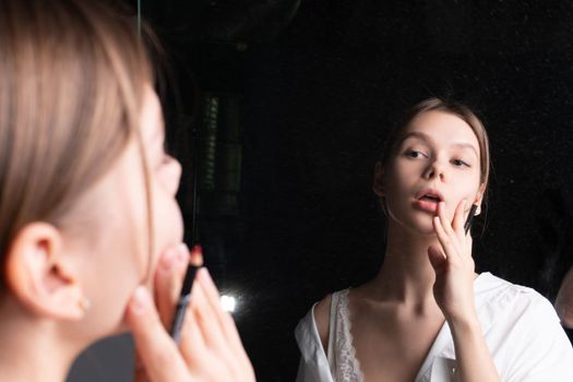 reflection studio model beauty female mirror attractive makeup posing portrait elegance hairstyle