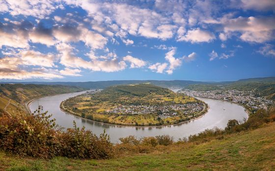 Panoramic image of Rhine river loop close to Boppard, Rhine Valley, Rhineland-Palatinate, Germany