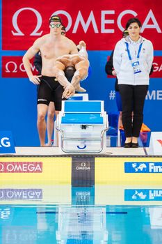 MELBOURNE, AUSTRALIA - DECEMBER 16: Kenzo SIMONS (NED) in the Mixed 4x50m Freestyle relay at the 2022 FINA World Short Course Swimming Championships at Melbourne Sports and Aquatic Centre on December 16, 2022 in Melbourne, Australia