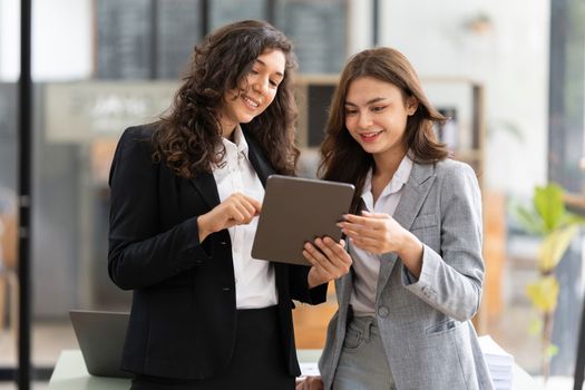 Business advisers are gathering to assess and debate the issue as it appears on the financial report. Financial counselor, investment consultant, and accounting concept.