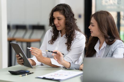 Business advisers are gathering to assess and debate the issue as it appears on the financial report. Financial counselor, investment consultant, and accounting concept.