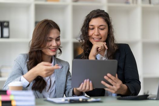 Business advisers are gathering to assess and debate the issue as it appears on the financial report. Financial counselor, investment consultant, and accounting concept.