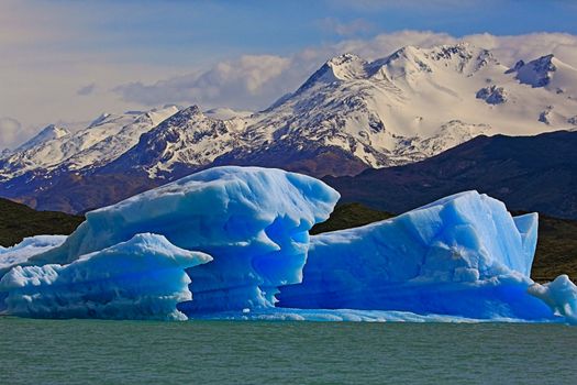 Argentino lake, snowcapped mountains and icebergs, Patagonia landscape, Argentina, South America