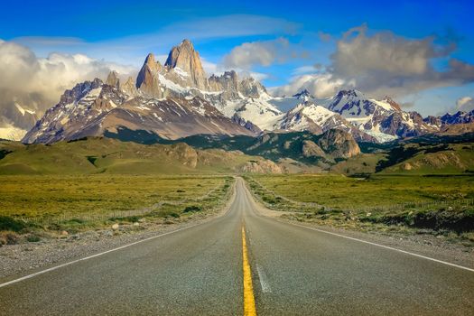Highway Road to El Chalten, Fitz Roy, Patagonia Argentina, Los Glaciares, South America