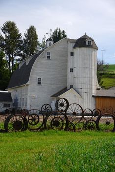 the famous wheel fence with artisan barn in palouse, washington