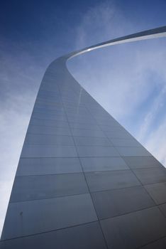 gateway arch in Saint Louis with blue sky and clouds