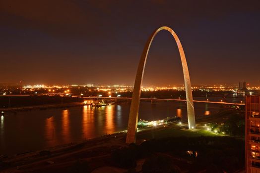 gateway arch in Saint Louis with blue sky at night time