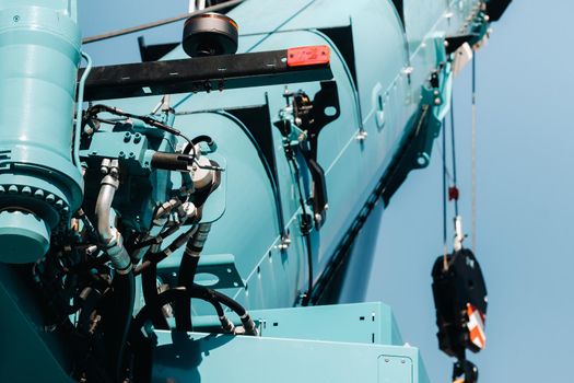 Hydrostatic crane engine.The control system of the crane engine.Lifting hydraulic Department on the truck crane.The hydraulic system of the engine.hydraulic hoses on the crane.autoparts.