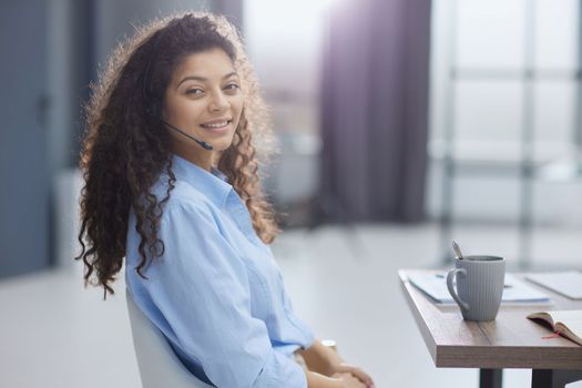 Phone operator support in the headset while in the office