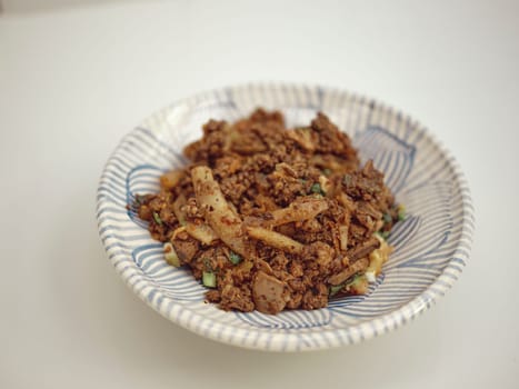 Northern Thai food, Spicy minced pork salad (Larb Moo Kua)