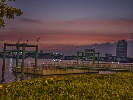 The sky is the miracle of Bangkok at the Chao Phraya River.