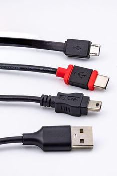 The different USB plugs, cables and standards like USB-A or USB-C often lead to confusion, isolated in the studio