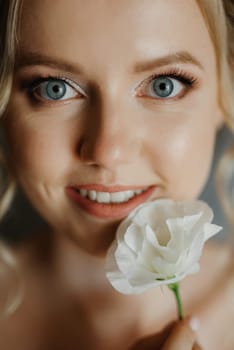 morning of the bride with the creation of the image of makeup and the creation of hairstyles