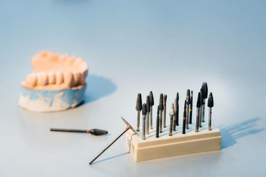 Grinding tools and drills for dental technicians.