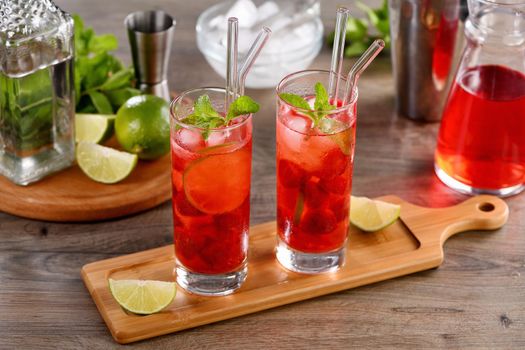 Fresh strawberries combined with fresh juice and tequila. This mojito cocktail is full of vibrant lime, berry and mint aromas. Enjoy your drink