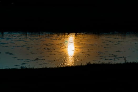 reflection of sun, sunset over the lake, End of the afternoon, Nature, Landscape, selective focus