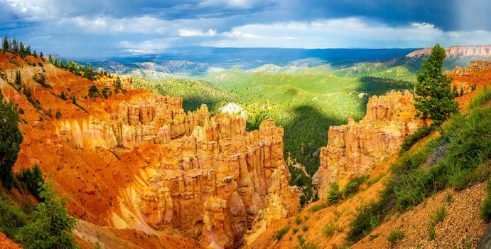 Hoodoos in Ponderosa Canyon, Bryce Canyon National Park, Utah